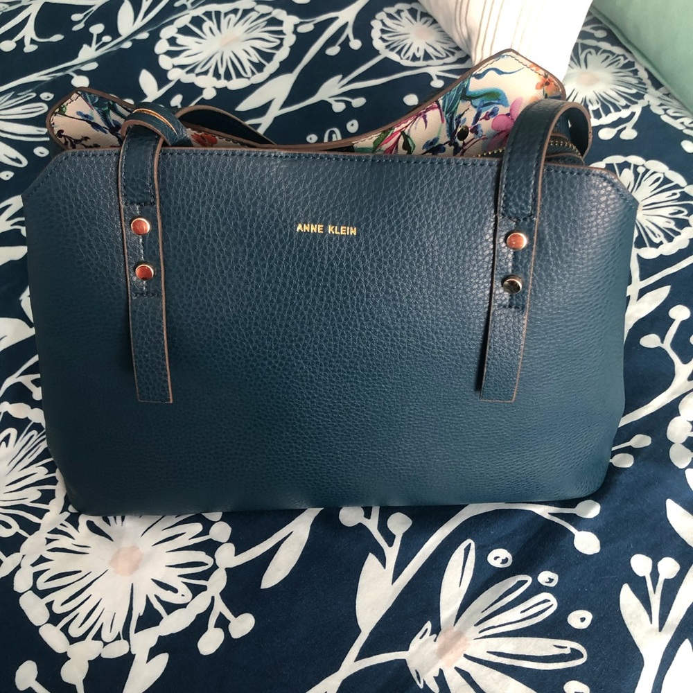 Anne Klein navy purse